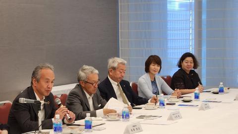 Seiji Izumisawa speaking