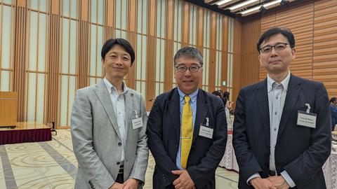 ED Shinju Fujihira with program alumni
