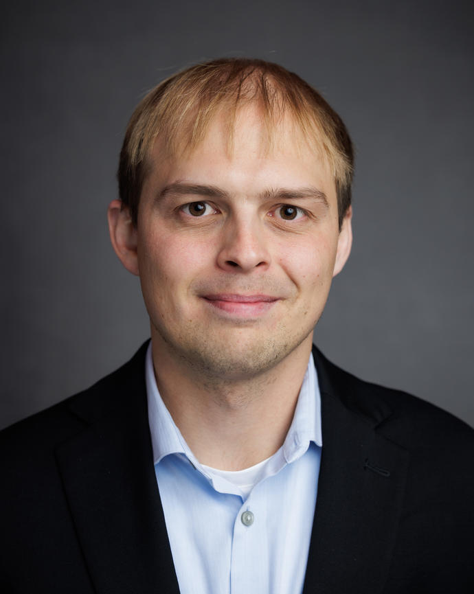 Headshot of Timothy Cichanowicz