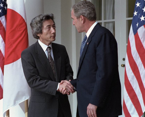 Bush-Koizumi handshake