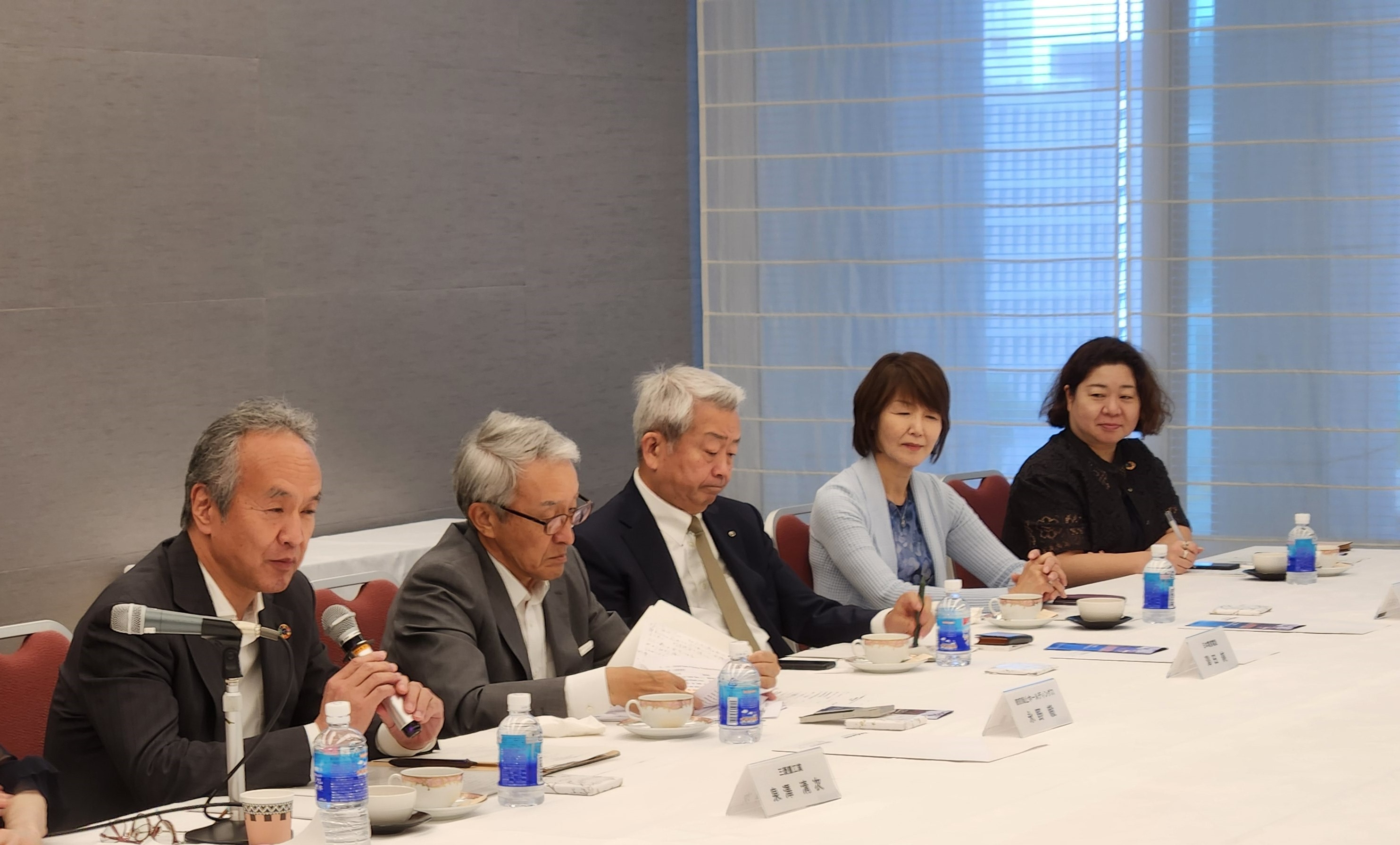 Seiji Izumisawa speaking